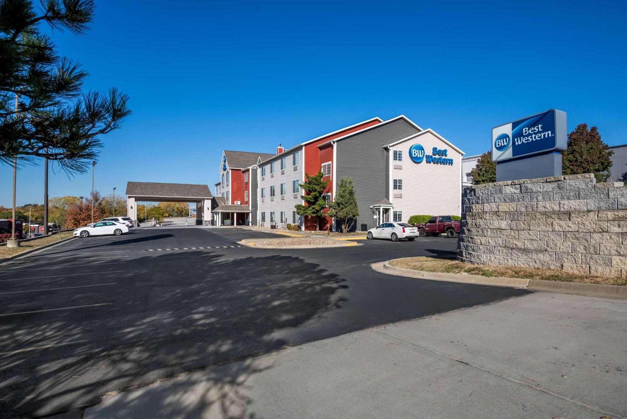 Best Western Worlds Of Fun Kansas City Exterior photo